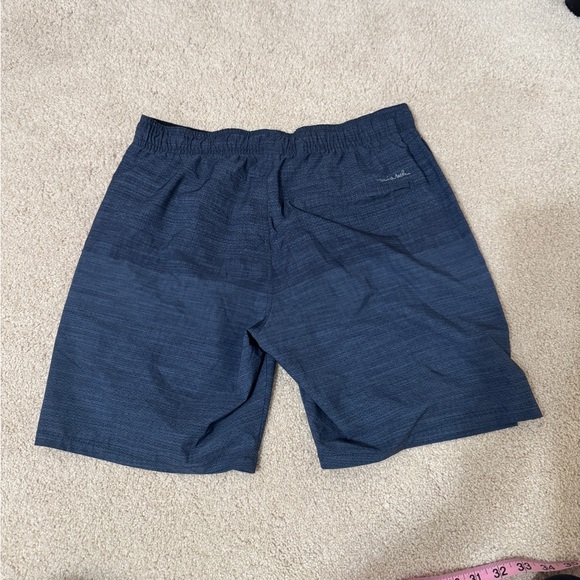 Travis Mathew Men's Blue Shorts 7” - Picture 3 of 6